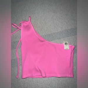 Size M one shoulder pink cropped shirt
